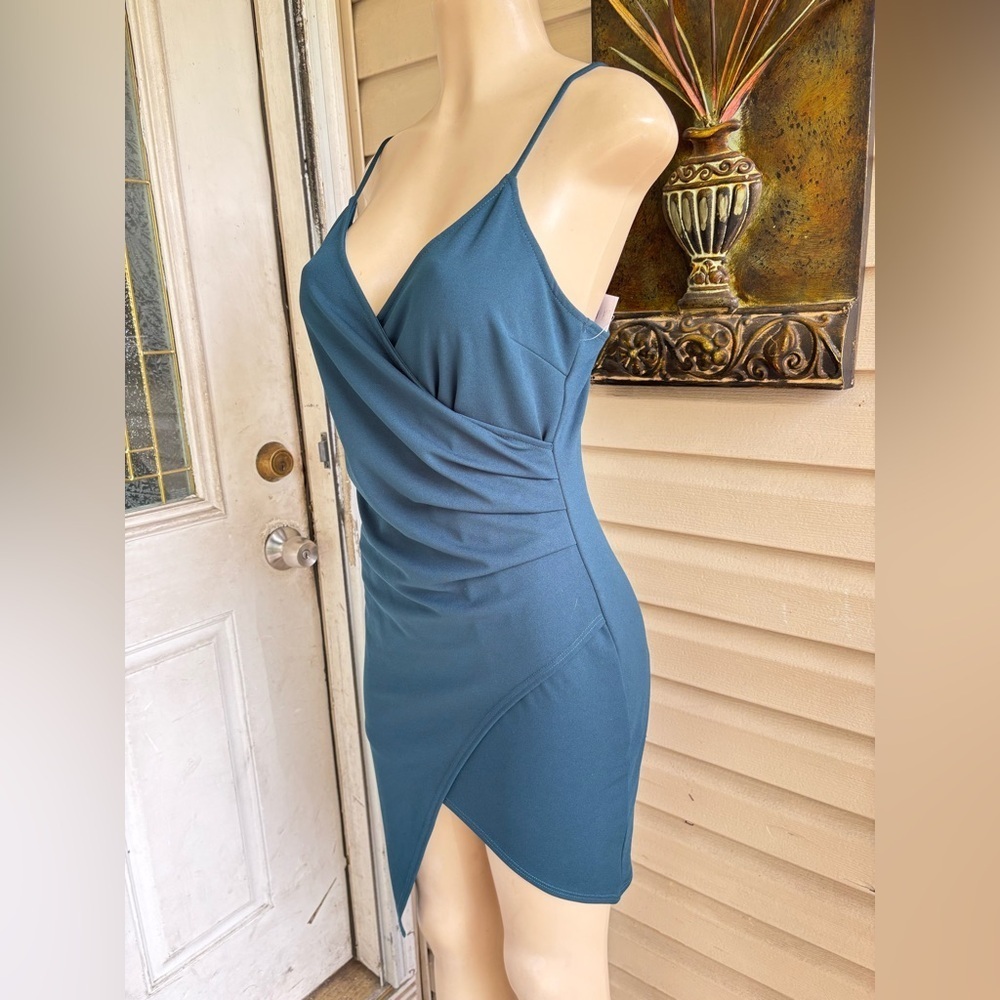 Sunst + Spring women’s blue Ruched V-neck Asymmetrical cocktail Dress NWT - Picture 2 of 7